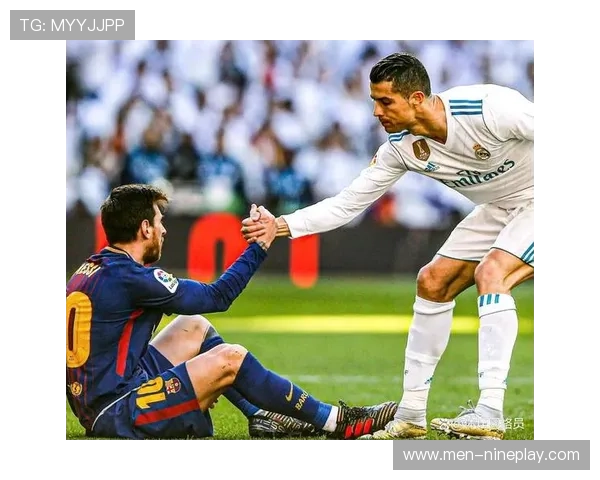 足球双雄合璧：梅西与C罗完美融合展现传奇风采