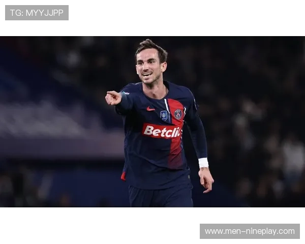 足球场上不仅技术高超还颜值爆表的球星盘点：帅气与实力并存的足球偶像