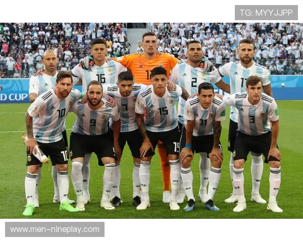 雷州狂狼足球队历史传奇球星回顾与成就解析 雷州狂狼足球队历史传奇球星回顾与成就解析